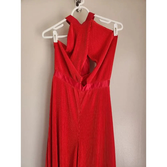 NWD By Anthropologie Plisse Pleated Open Back Halter Jumpsuit Size 6 Red 9C407 - Picture 4 of 14